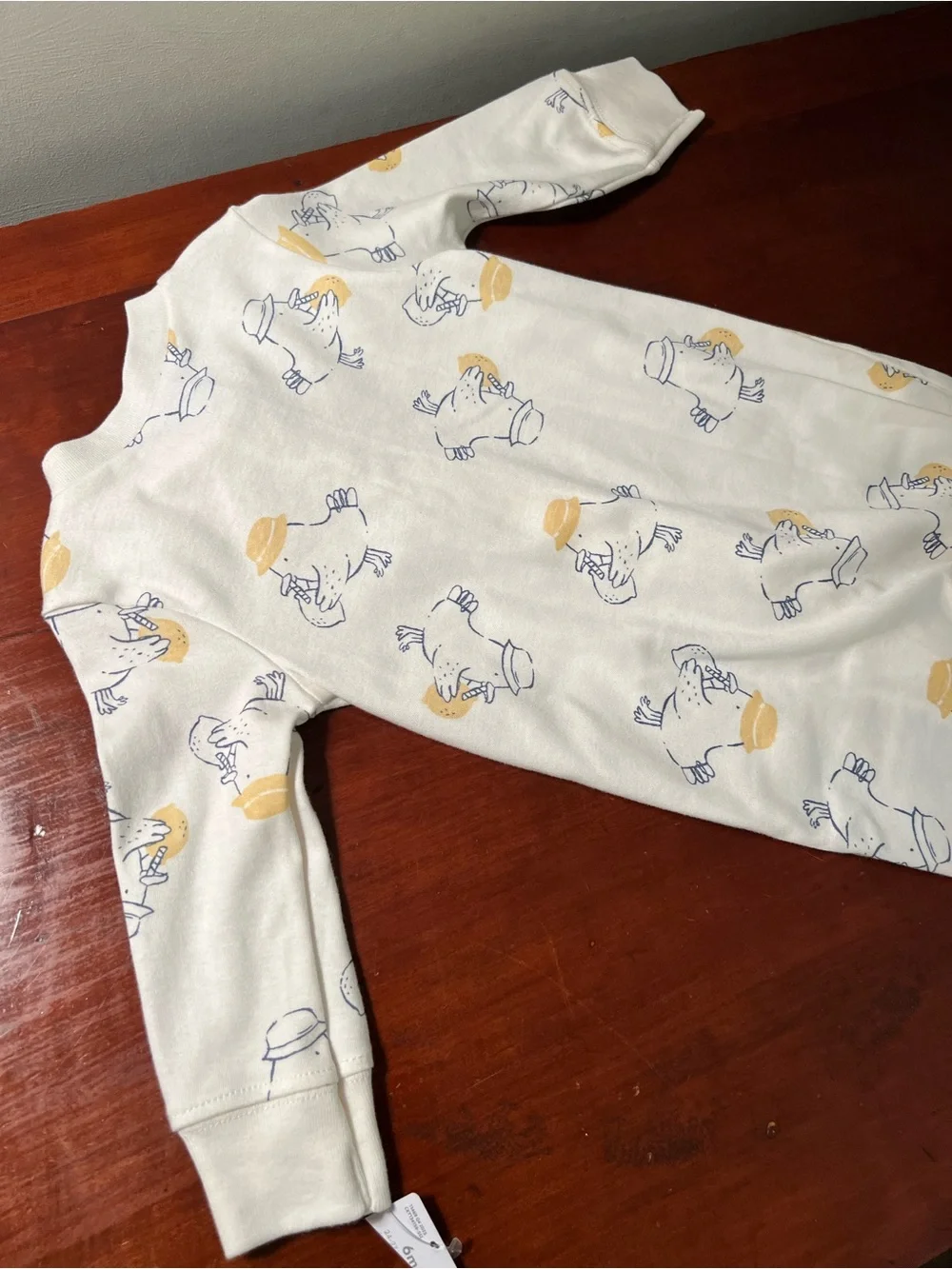 Carter’s Cream Cotton Pajamas with Yellow Duck Print size 6 months NWOT